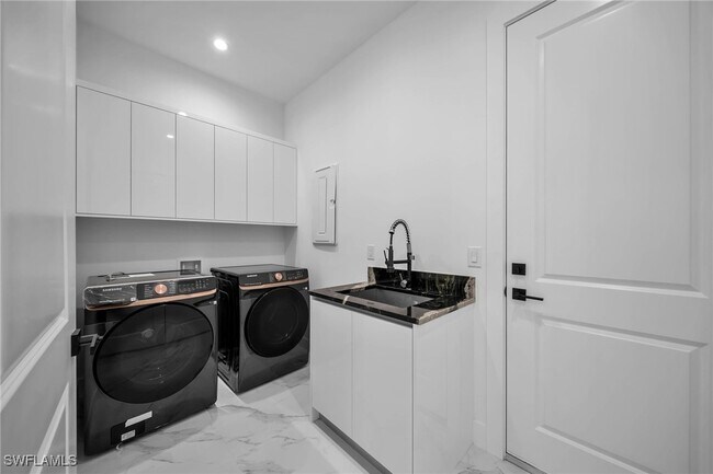 Primary Photo - 1927 SW 37th Terrace