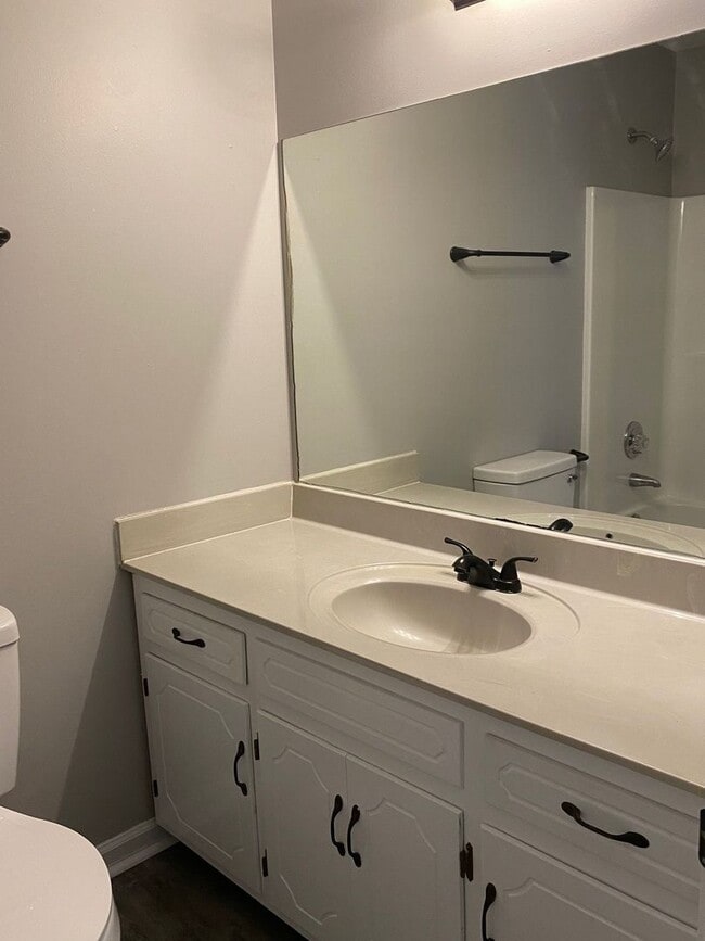 Building Photo - Newly Remodeled! 3Bdr/2Ba Home