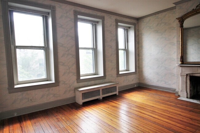 Building Photo - 1513 Bolton St