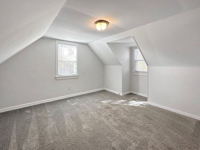 Building Photo - **HOLIDAY MOVE IN SPECIAL: $200 OFF 1st MO...
