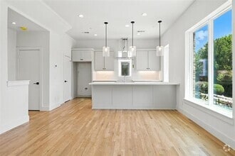 Building Photo - 5833 Oram St