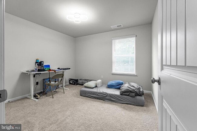 Building Photo - 459 Currant Cir