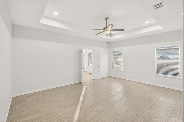 Building Photo - 13825 Suntan Ave