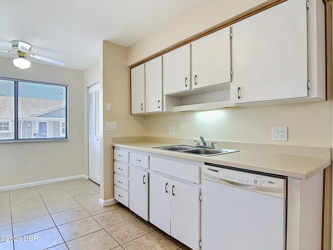 Building Photo - 49 Bogey Cir
