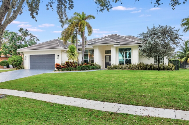 Building Photo - 3317 Embassy Dr