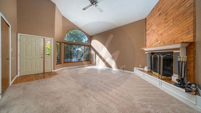 Building Photo - Old Farm Gem