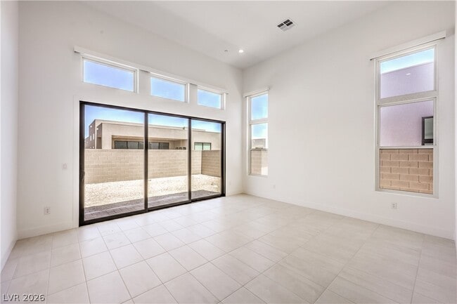 Building Photo - 10864 Agate Clfs Ave