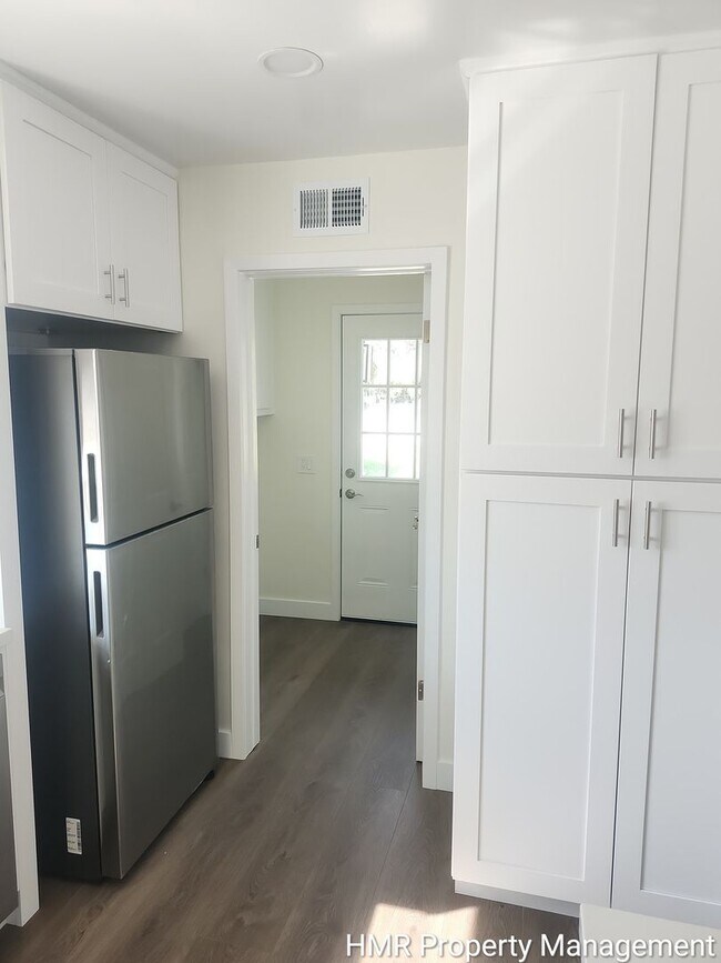 Building Photo - Beautifully Updated Single-Story Home