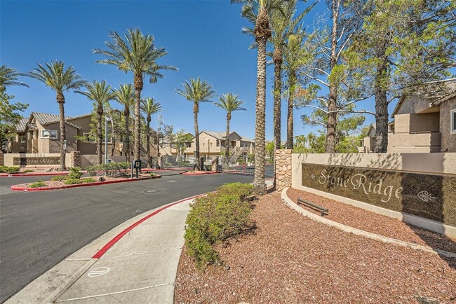Building Photo - Elegant 2-Bedroom Condo in Gated Community with Pool and Spa