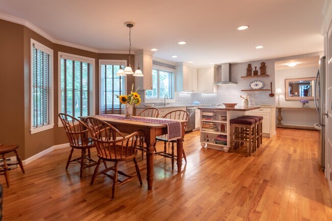 Building Photo - 12 Morningstar Dr