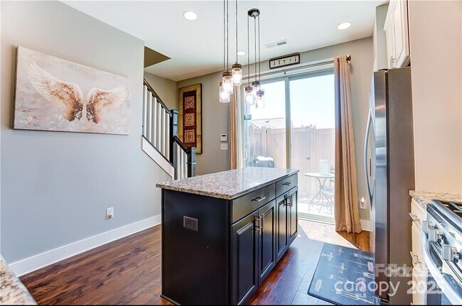 Building Photo - 2711 Tranquil Oak Pl
