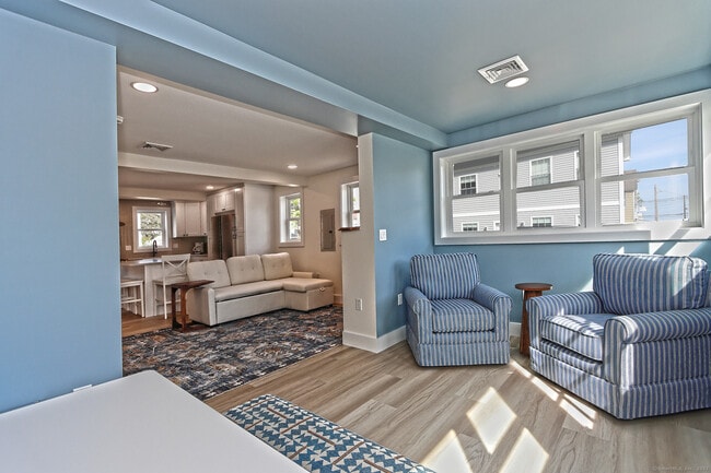 Building Photo - 33 Fairwood Ave