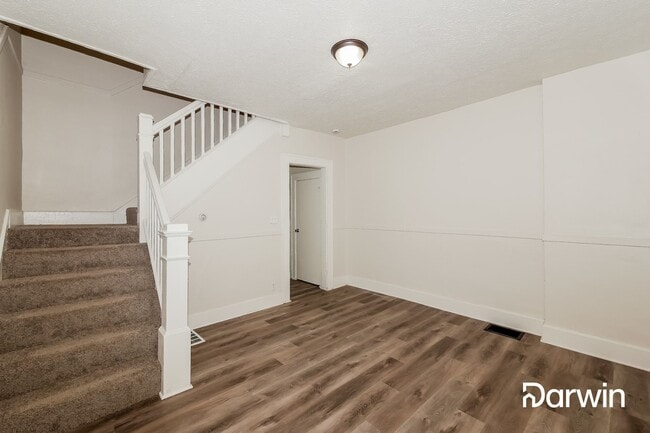 Building Photo - 1106 N Oakland Ave