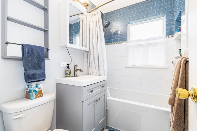 Building Photo - 531 Glen Ave