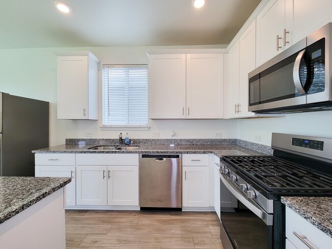 Building Photo - 16230 Dutton Clover Dr