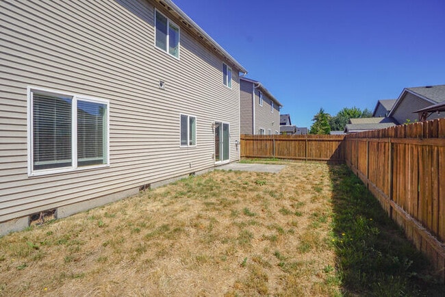 Building Photo - 5201 NE 128th Ave