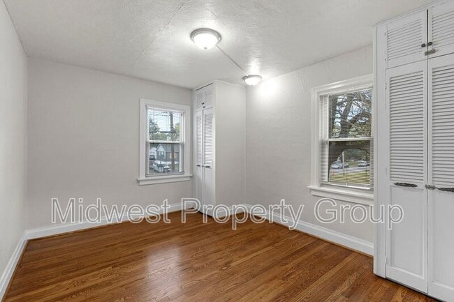 Building Photo - 3417 Eminence Blvd