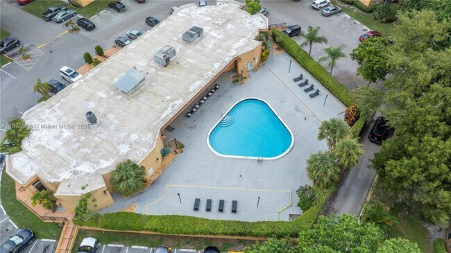 Building Photo - 4334 NW 9th Ave
