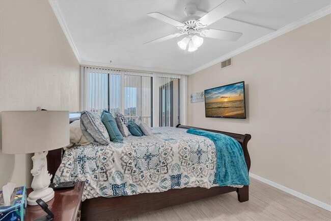 Building Photo - 6500 Sunset Way