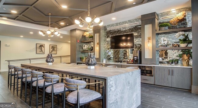 Building Photo - 2250 Oak Rd SW