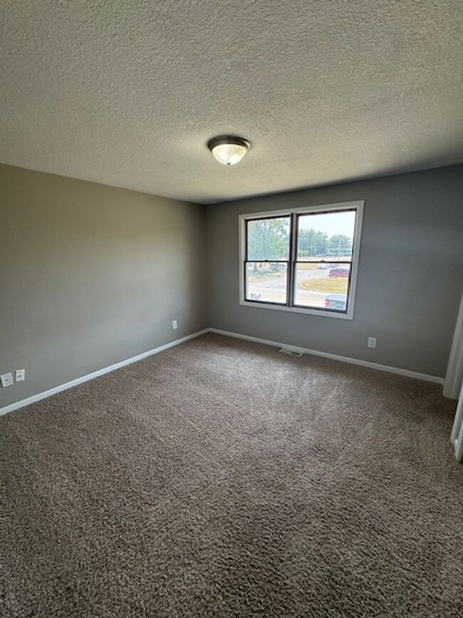 Building Photo - 3511 Shoaff Park River Dr