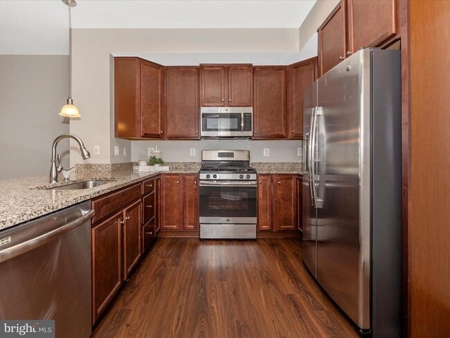 Building Photo - 10020 Beerse St