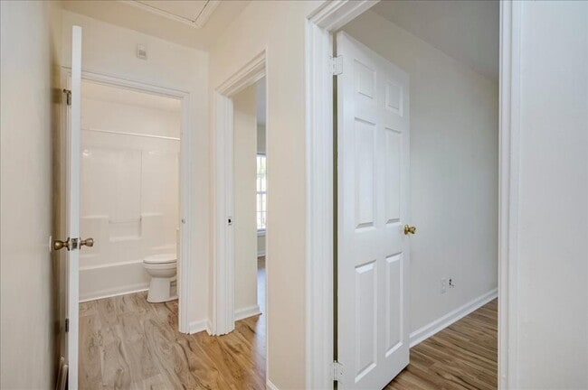 Building Photo - 953 Hopkins St