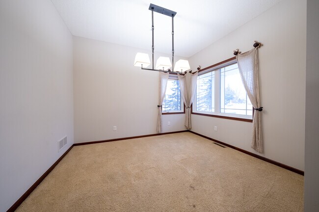 Building Photo - 5128 Yuma Ln N