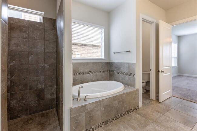 Building Photo - 3043 Hidalgo Loop