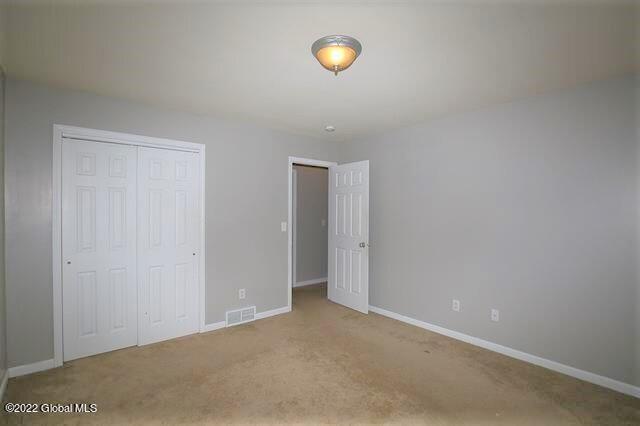 Building Photo - 4 Round Table Rd