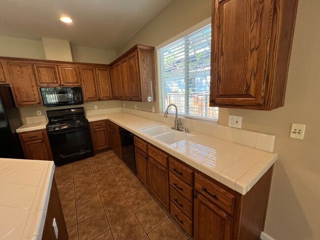 Building Photo - 7827 Morgan Pointe Cir