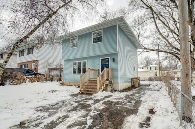 Building Photo - 1924 3rd Ave