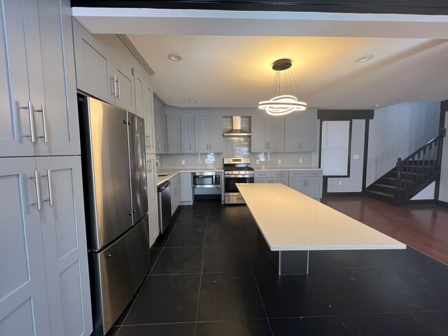 Building Photo - 306 Exchange