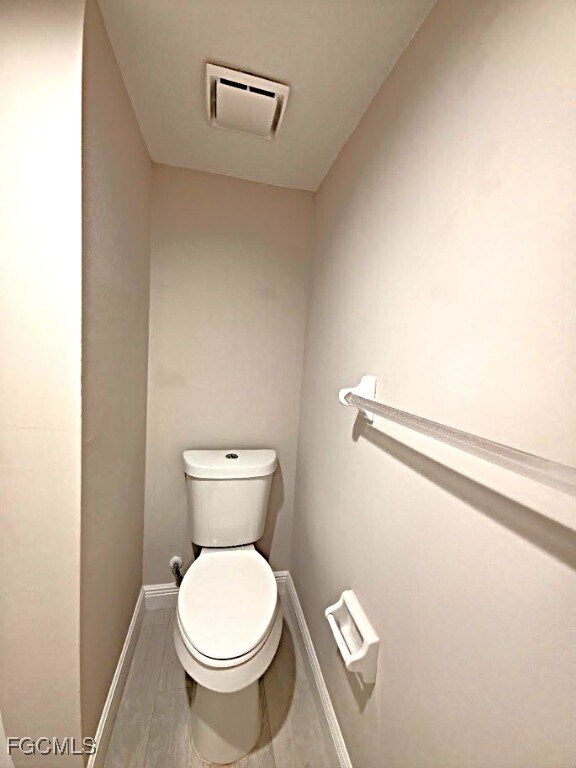 Building Photo - 5249 Cedarbend Dr