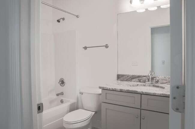 Building Photo - 446 Walker Cir