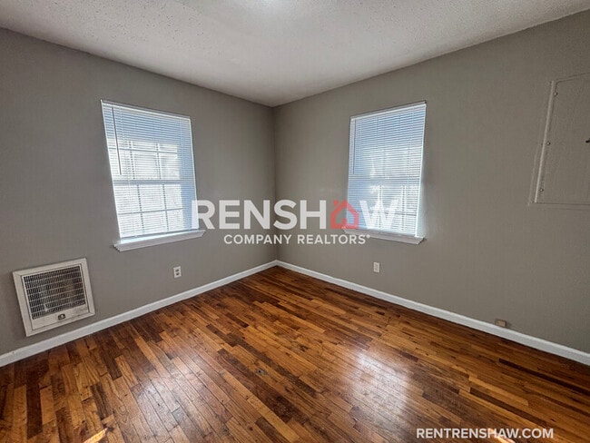 Building Photo - 291 Navy Dr