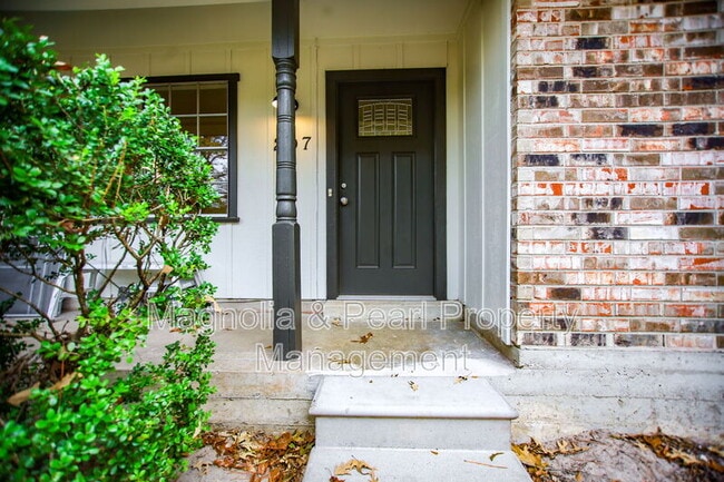 Building Photo - 207 Westwood Pl