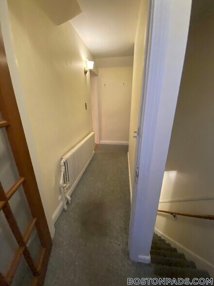 Building Photo - 256 Lowell Ave