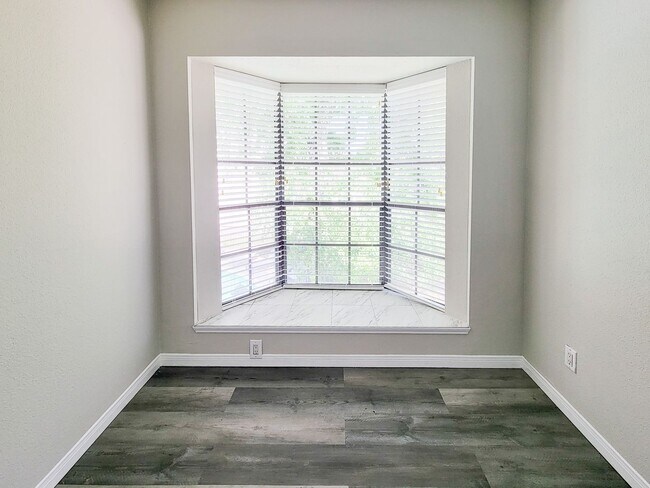 Building Photo - 2220 Bering Dr