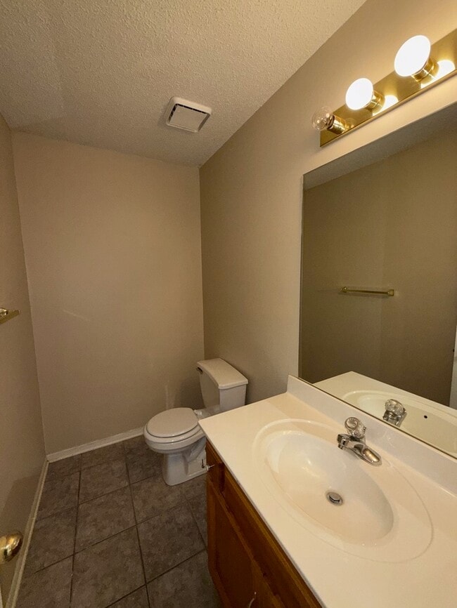 Building Photo - 8619 N McDonald Ave