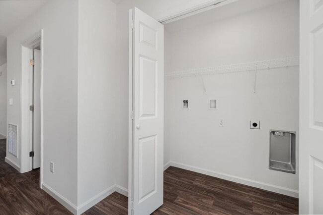 Building Photo - 8 Kenzie Way