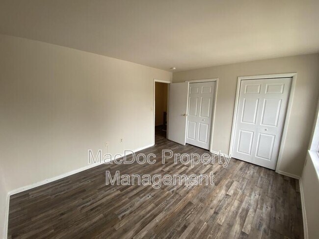 Building Photo - 928 Bellows Ave