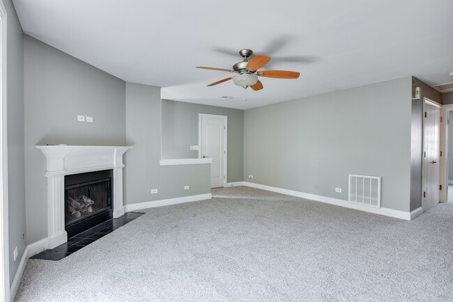 Building Photo - 19 Foxcroft Rd