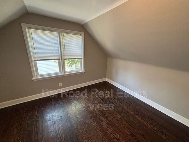 Building Photo - 1862 Ashbrook Dr