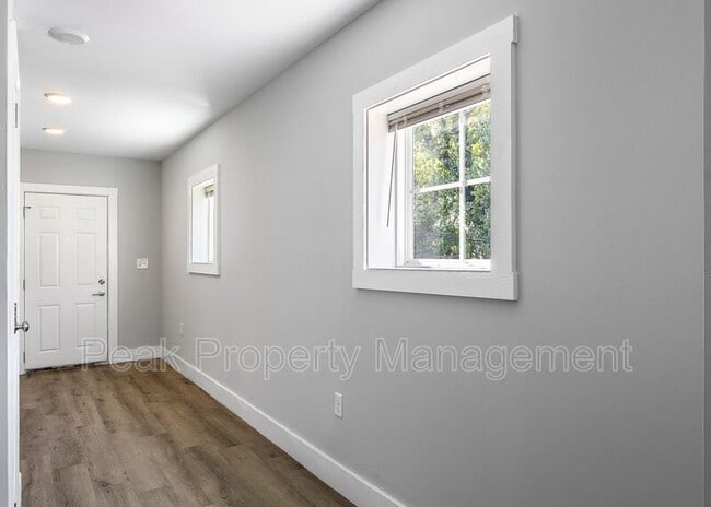 Building Photo - 1618 Maury St