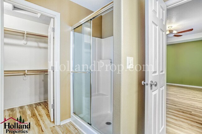 Building Photo - Impressive 4 bedroom home in Hillsboro