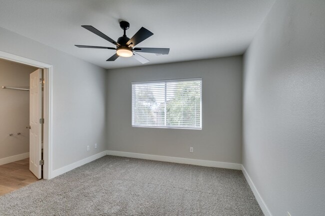 Building Photo - BEAUTIFUL SUMMERLIN 3 BEDROOM UPGRADED!!