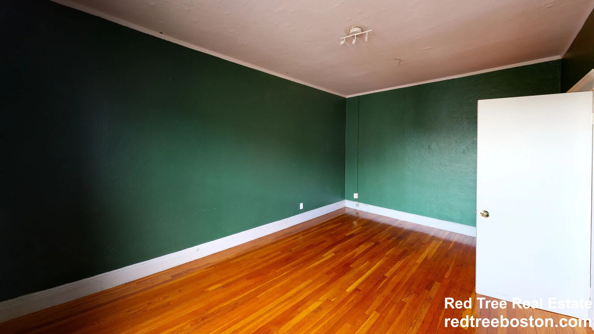 Building Photo - 1810 Commonwealth Ave