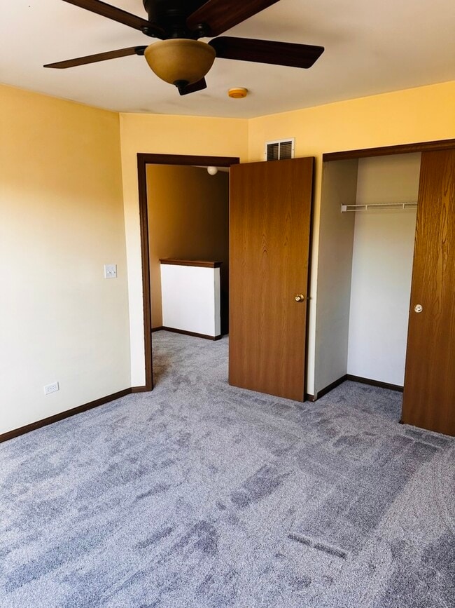 Building Photo - 2903 Falling Waters Dr