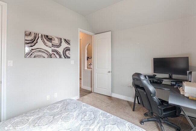 Building Photo - 209 Trillium Pk Lp